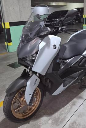 YAMAHA XMAX 300 CONNECTED ABS YAMAHA XMAX 300 CONNECTED ABS